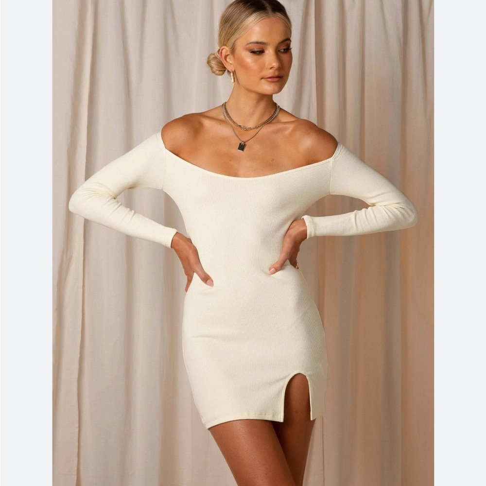 Pepper mayo short white long sleeve dress. Size 6